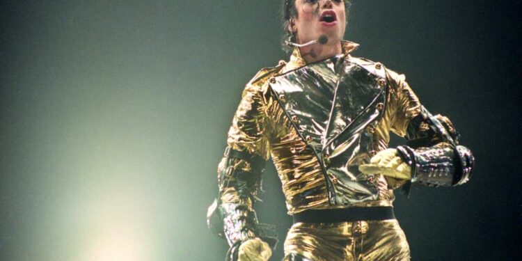 Top 10 Musicians that took World Music Awards