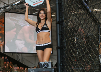 How much do UFC ring girls get paid for each fight?